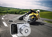 Die Motorrad-Stabilitätskontrolle MSC erkennt unter anderem die Schräglage eines Zweirads und passt die elektronischen Regeleingriffe beim Bremsen und Gasgeben blitzschnell an